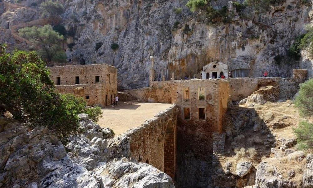 Κρήτη: Αναστάτωση για 2 τουρίστριες στη Μονή Γουβερνέτου - Η κόρη χάθηκε στο μονοπάτι ενώ η μητέρα χάθηκε ψάχνοντας την